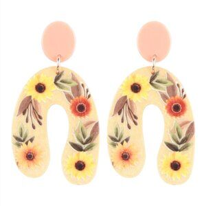 ARCH SUNFLOWER WOOD POST DANGLE EARRINGS-IVORY